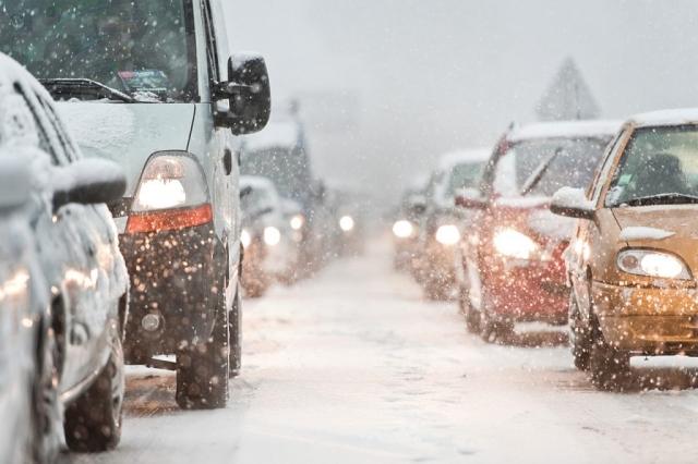 Why Are Snow Cleaning Services So Important in Winter?